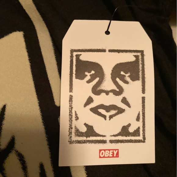 Obey T-Shirt - Picture 4 of 5